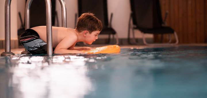 biohotel-pirkers-hotel-wellness-schwimmbad-8.jpg
