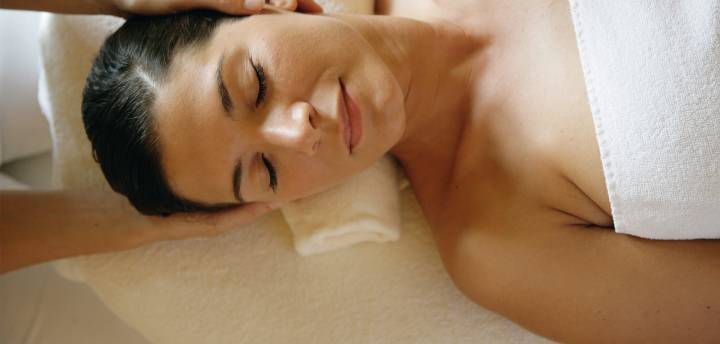 Biohotels Wellness Massage Falkenhof Kopfmassage
