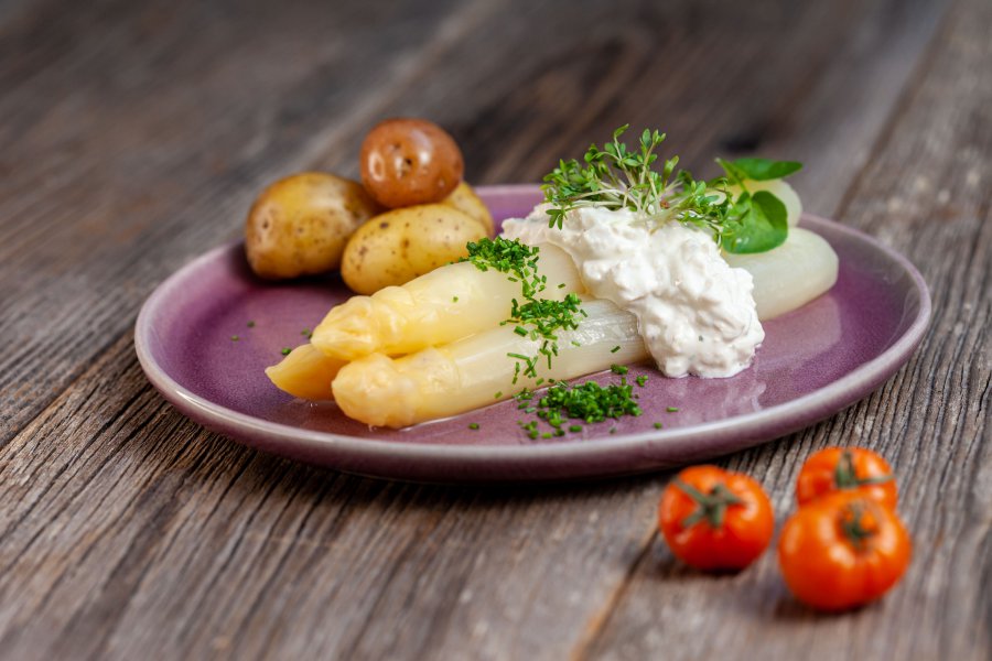 Spargel-Bozner-Sauce-Salzkartoffeln