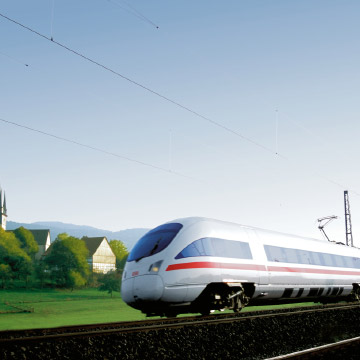 Arriving by train - © Deutsche Bahn AG / Gert Wagner